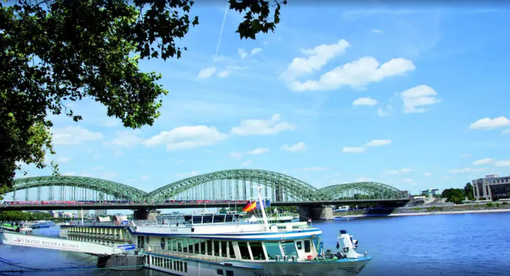 Crossgates Hotelship Nizzaufer - Frankfurt