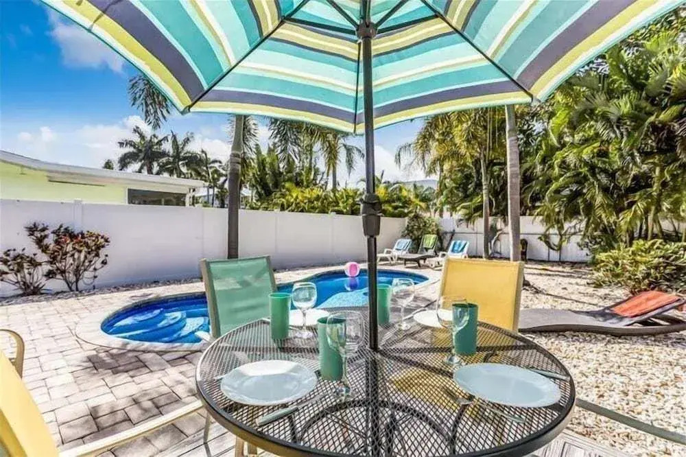 Violetta 3 Bedroom Home by RedAwning