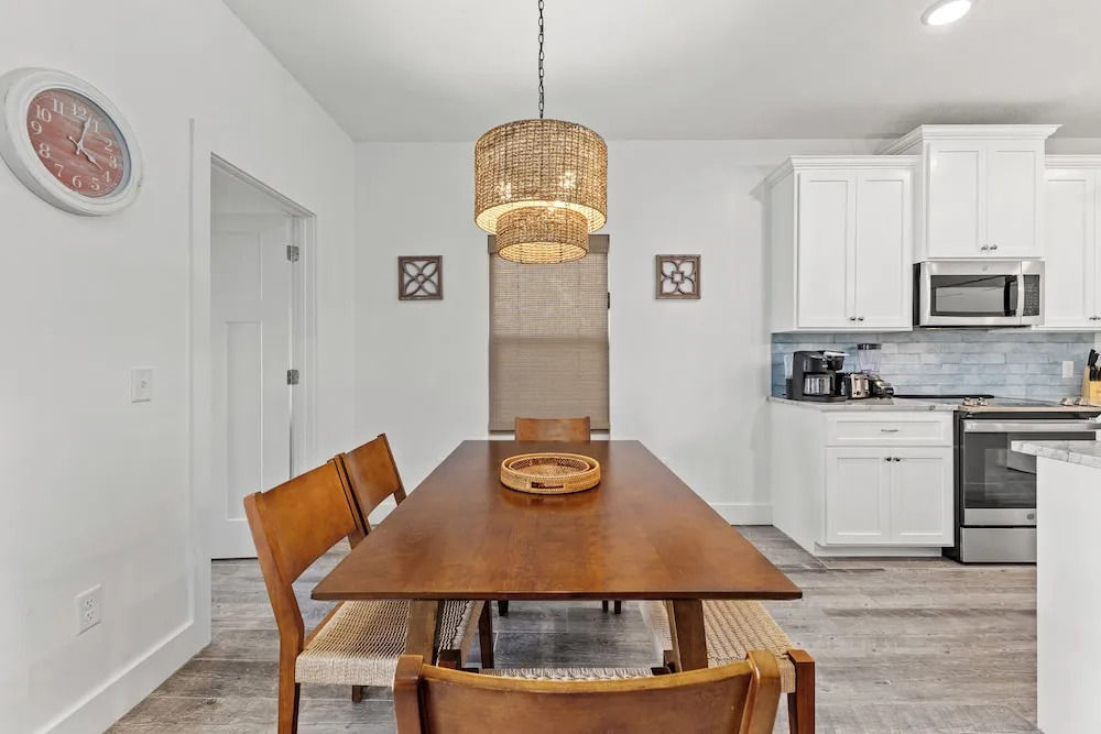 311 Le Grand Dr - Sunny Sands