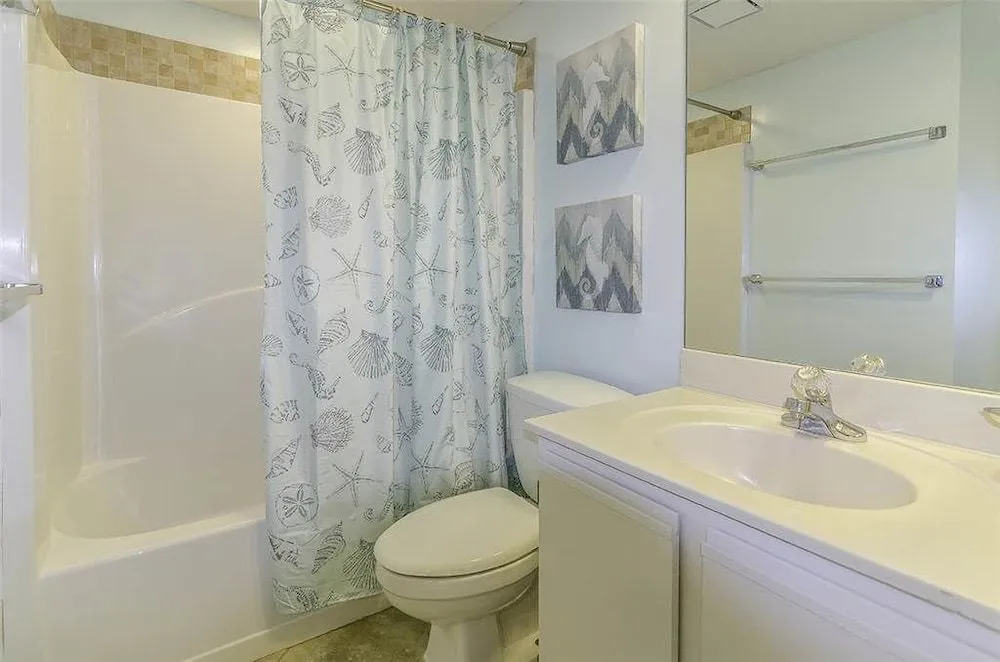 Windward Pointe 1003 - 3 Br condo by RedAwning
