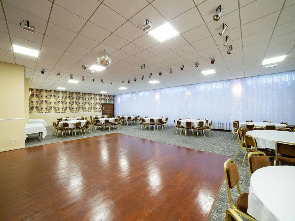Oyo Douglas Hotel
