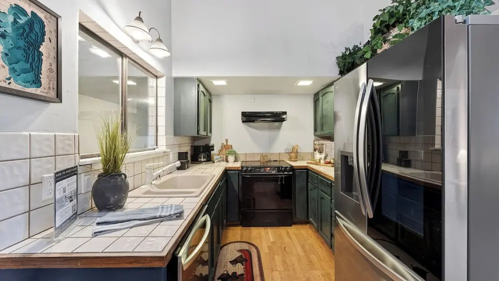 Incline Pines Retreat by Avantstay Private Hot Tub + Wraparound Deck + Views Near Dining and Shops