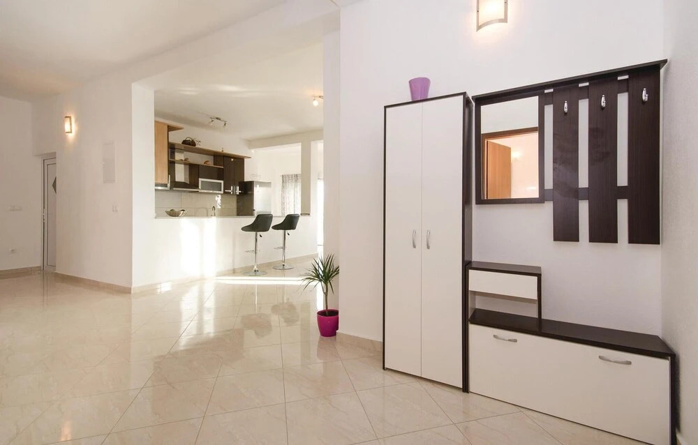 Stunning Home in Blizna Donja With Wifi and 4 Bedrooms