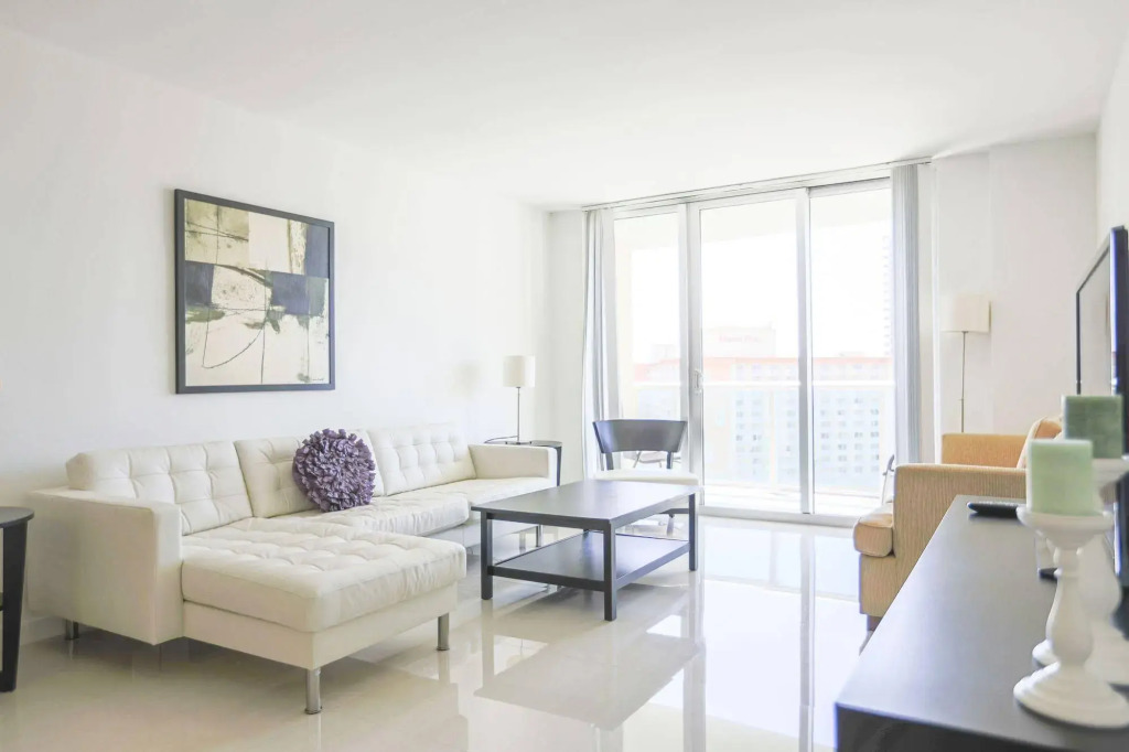 Ocean Reserve Luxury Condos Across from Sunny Isles Beach