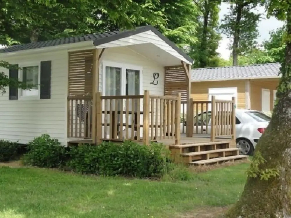 TONNEAU HERBERGEMENT INSOLITE AU CAMPING DES NIERES