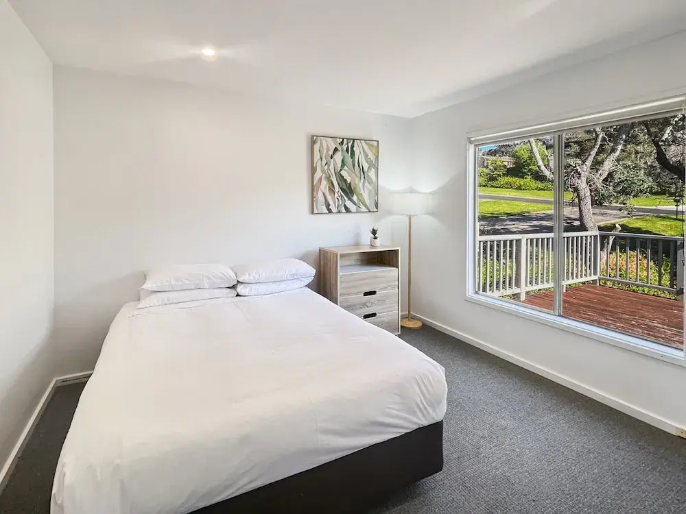 Oceanfront 4-bed Haven With BBQ & Alfresco Dining