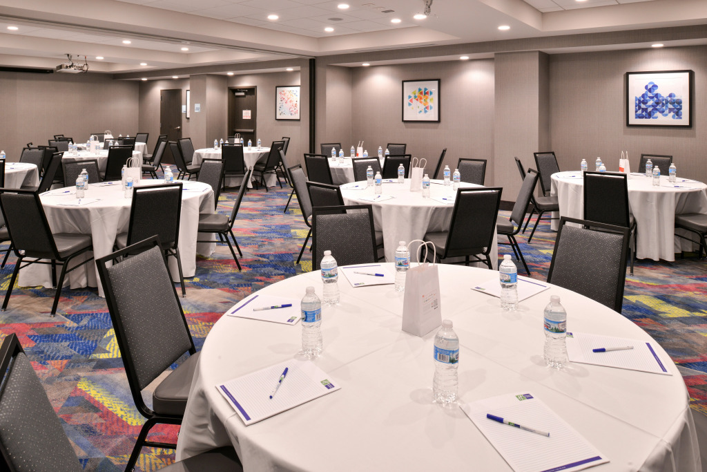 Holiday Inn Express and Suites Bryant - Benton Area by IHG