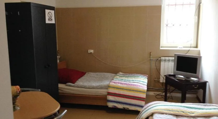 Green Country Hostel