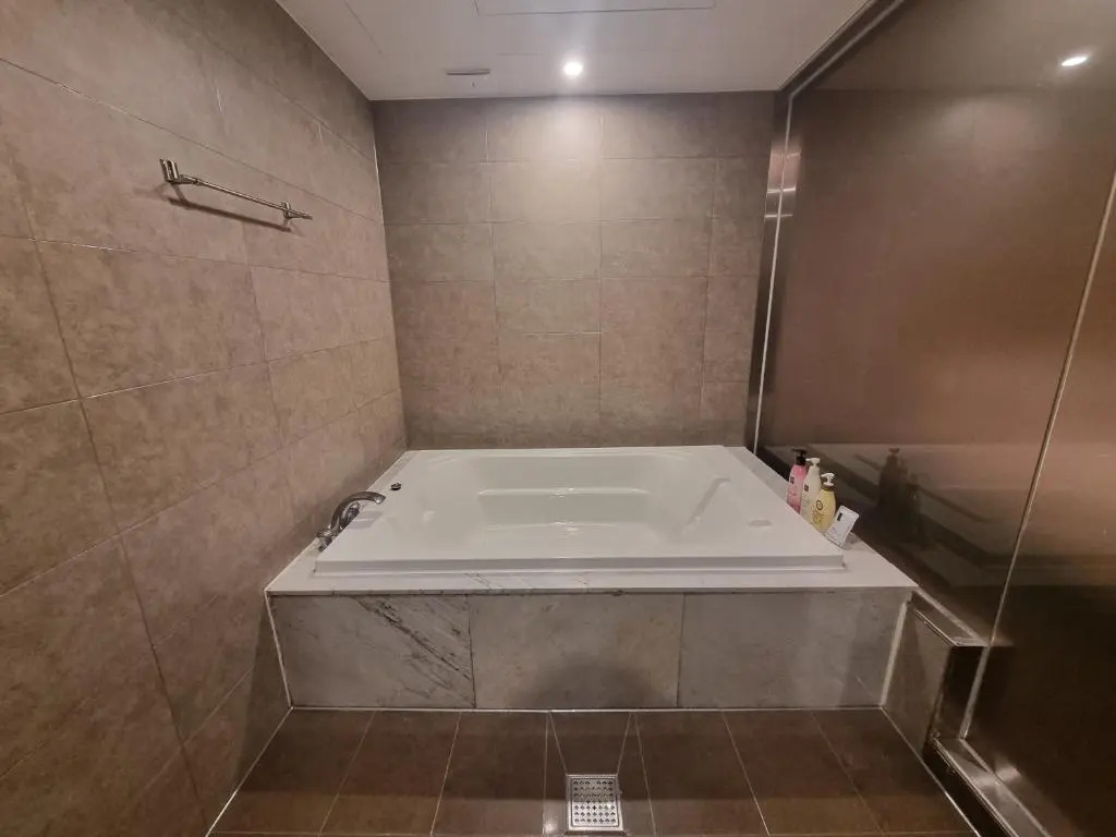 Yeoubi Hotel