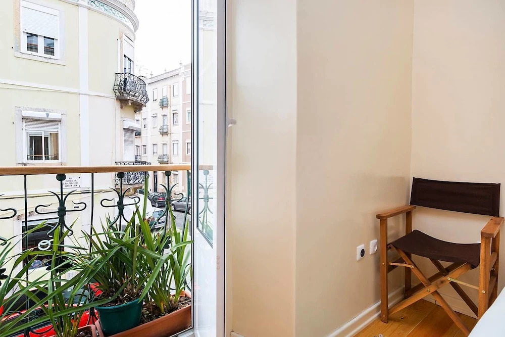 Spacious & Modern Flat in the heart of Lisbon