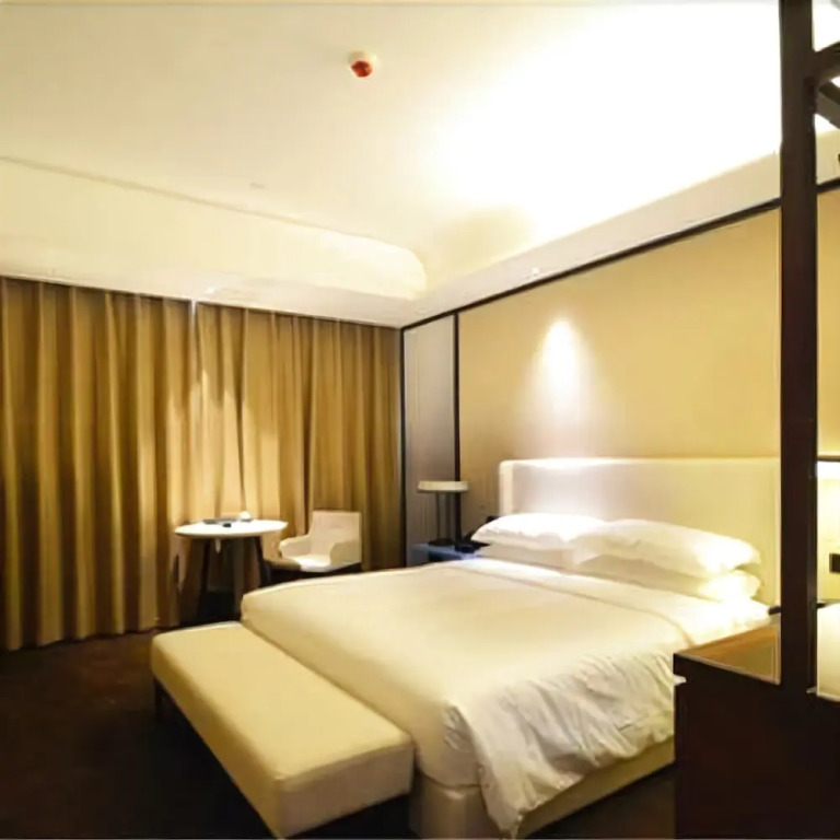 East Select Hotel