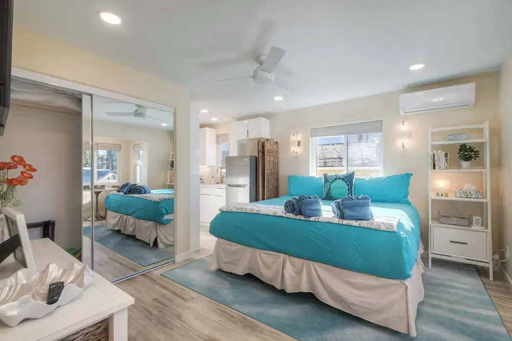 Monarch Cove - Unit B  For 2ppl