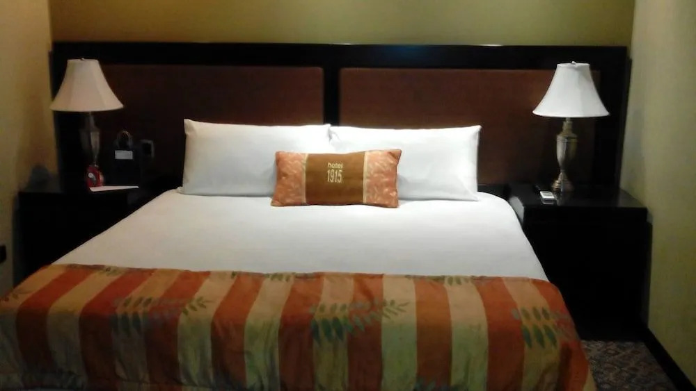 Hotel 1915 INN & SUITES