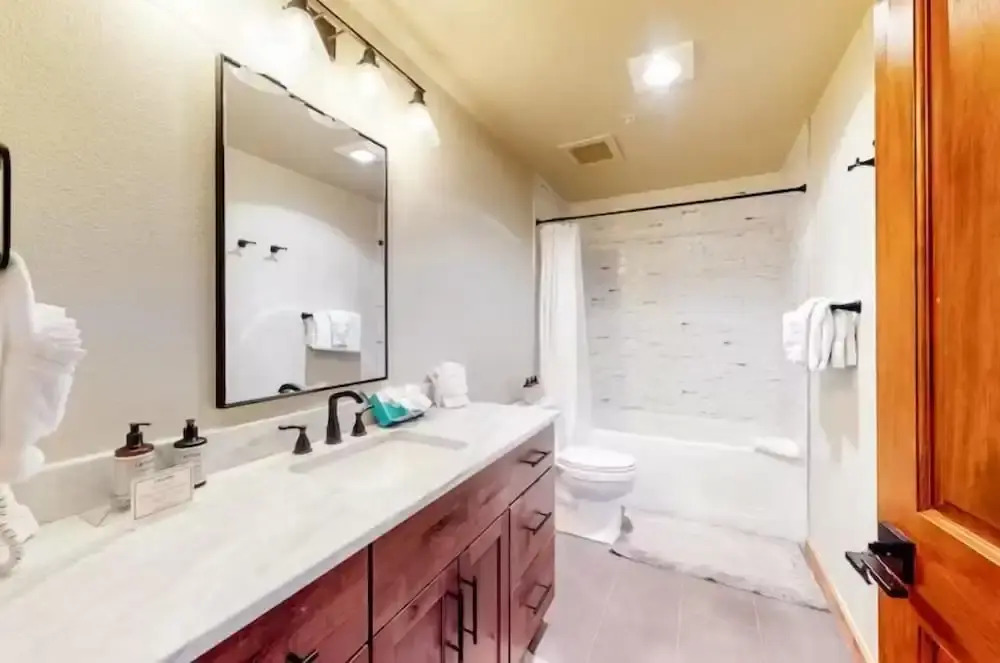 Red Hawk Townhomes 4 Bedroom - 200 Yards to Gondola!