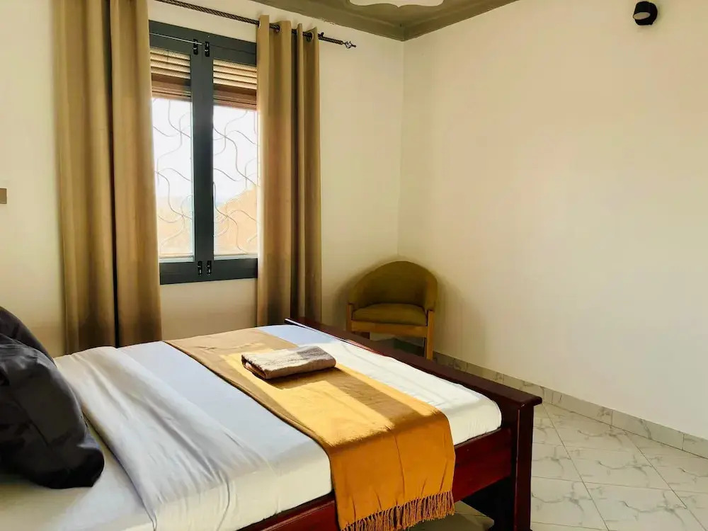 Dutus Hotel Entebbe