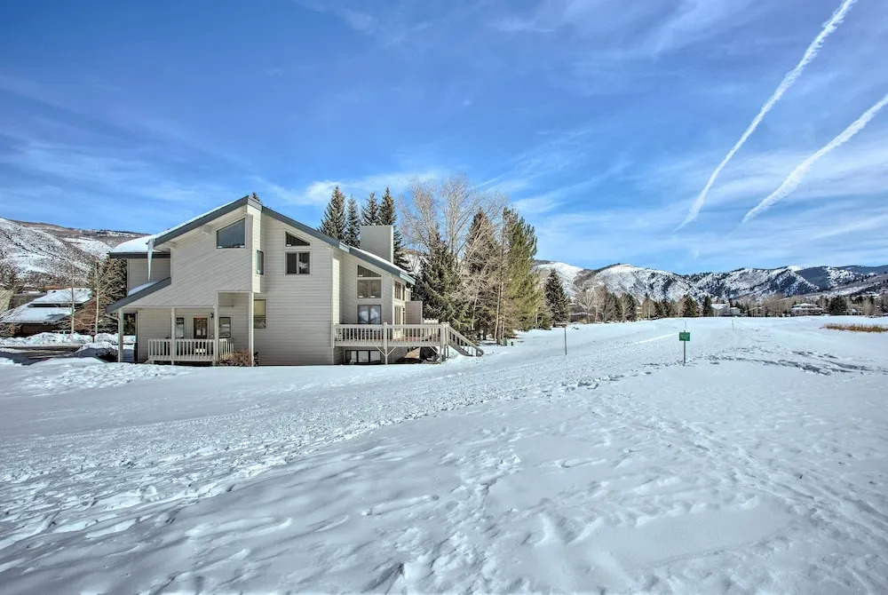 Luxe Vail Valley Retreat w/ Hot Tub!