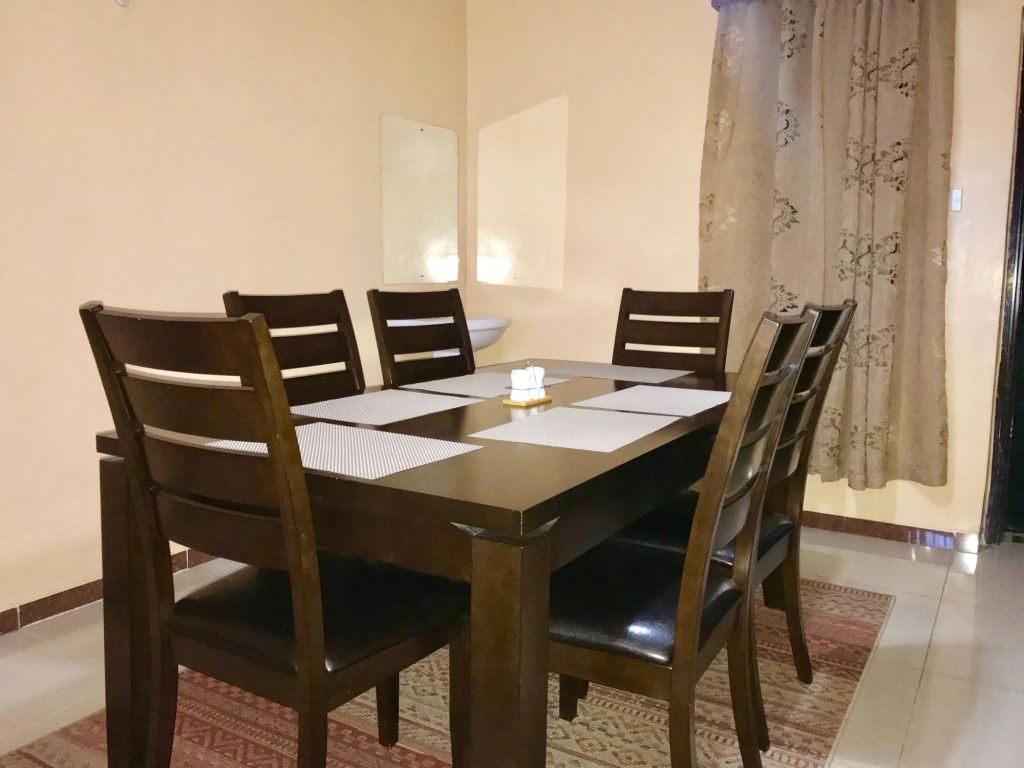 Milimani Executive Suites Pool, GYM, Secure Parking Near Golf Club