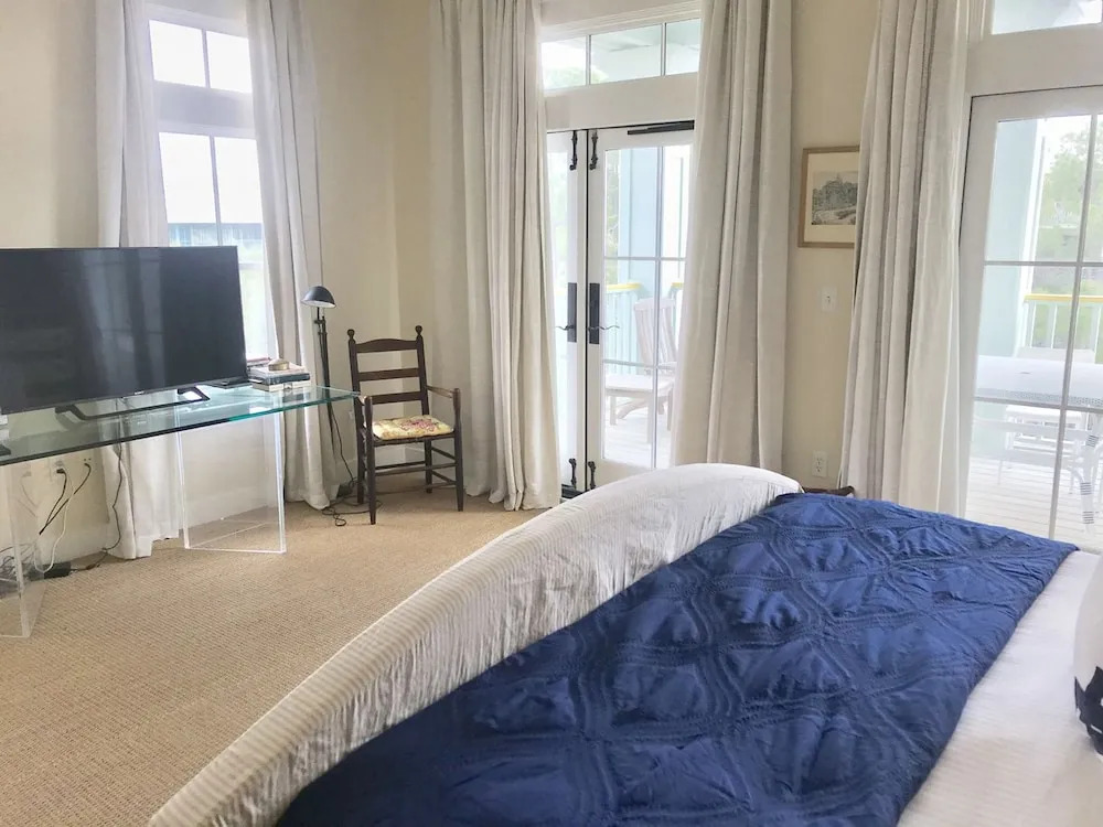 Watercolor by Dune Vacation Rentals - Beach District