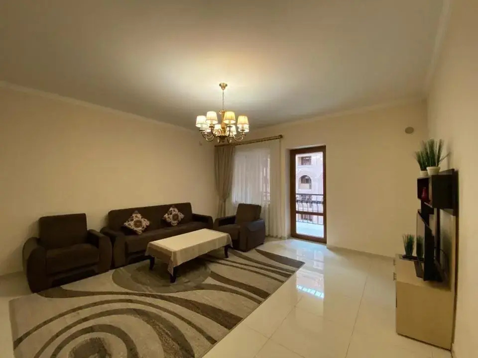 Northern Avenue 2 Bedroom Deluxe Apartment With Balcony HH666