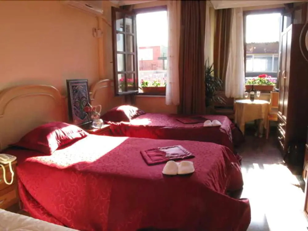 Emmasaray Hotel