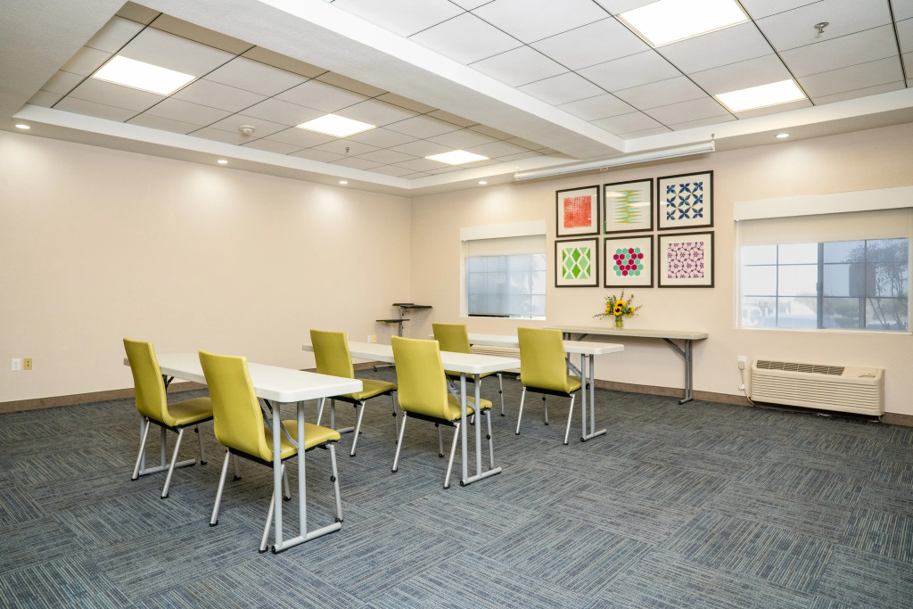 Holiday Inn Express Hotel & Suites Hesperia by IHG