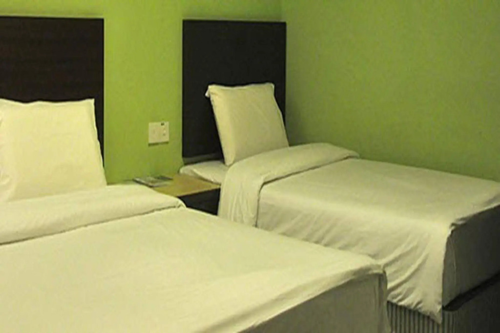 Golden Bay Hotel