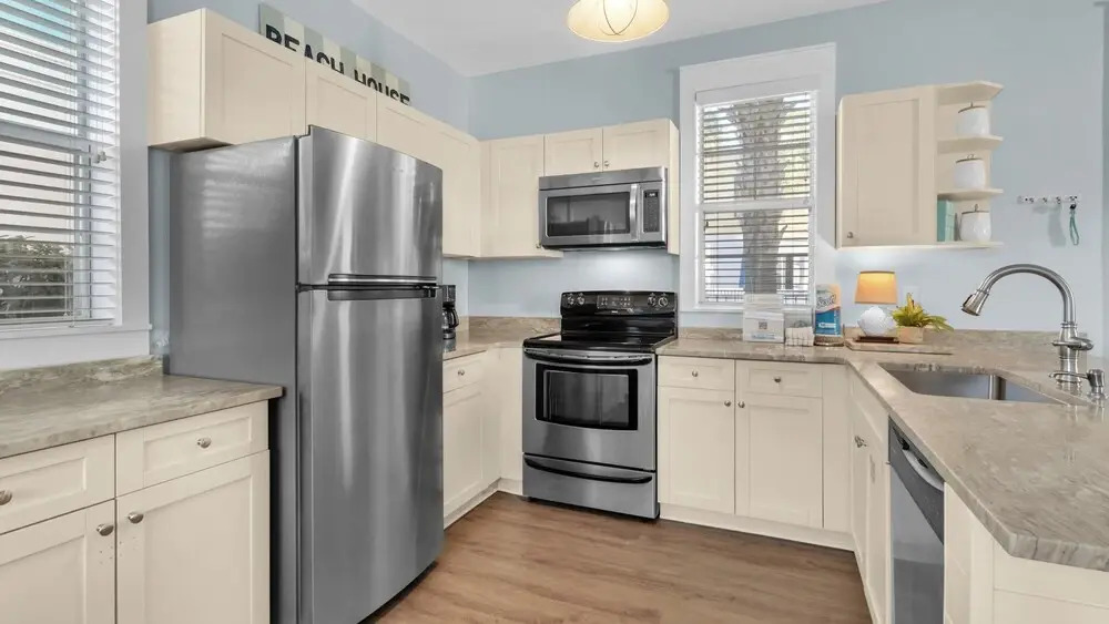Dog Friendly @ Bungalows at Seagrove; 2 Blocks to Beach ~ Overlooks Pool/spa