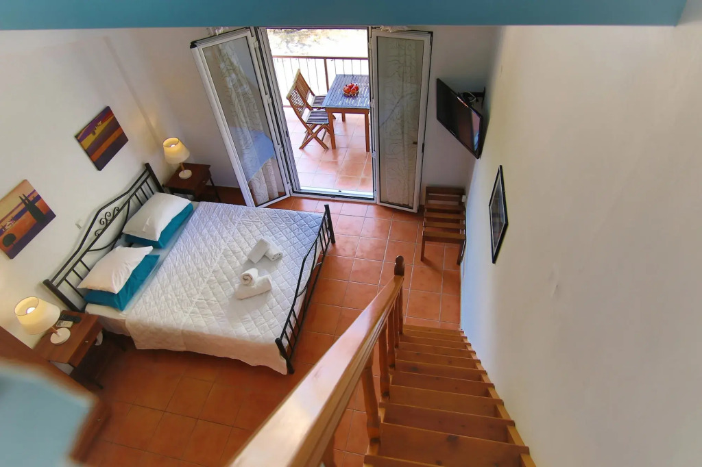 POROS BEACH camping- studios
