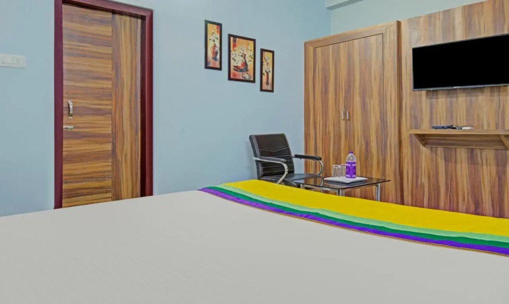 Itsy Hotels Sidhartha Residency