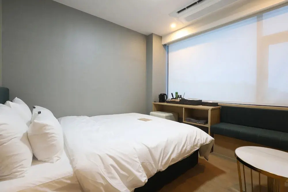 Geoje-Si Hound Hotel Jangseungpo