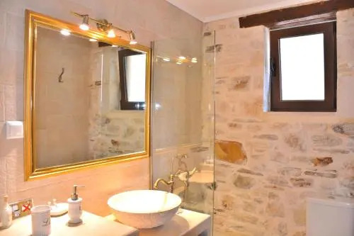 Luxury Suites in Panormo
