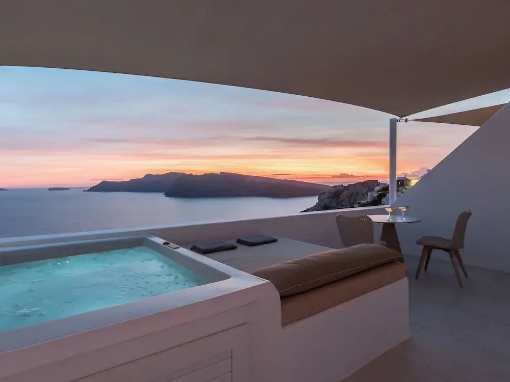 Cave Suite Oia