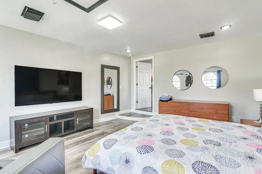 Walkable Apt 2 Mi to Dtwn: Houston Retreat!