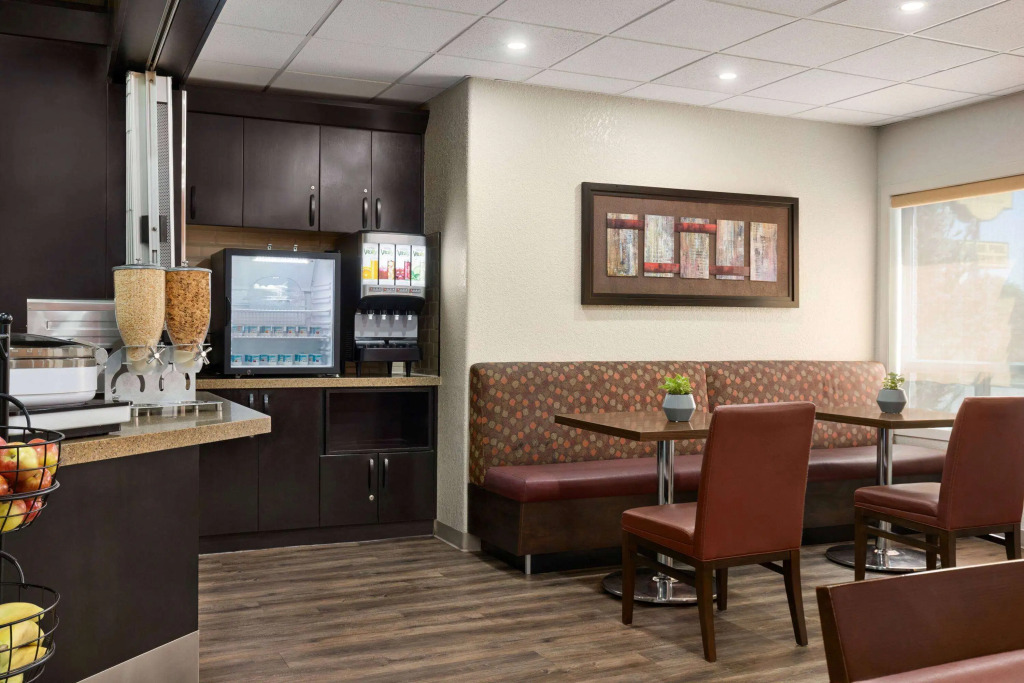 Super 8 by Wyndham Calgary Shawnessy Area