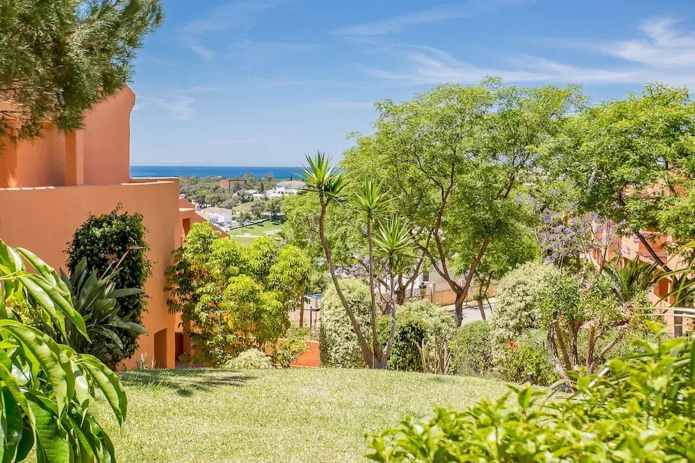 Luxurious and Spacious, 3 bedroom apartment ZA16