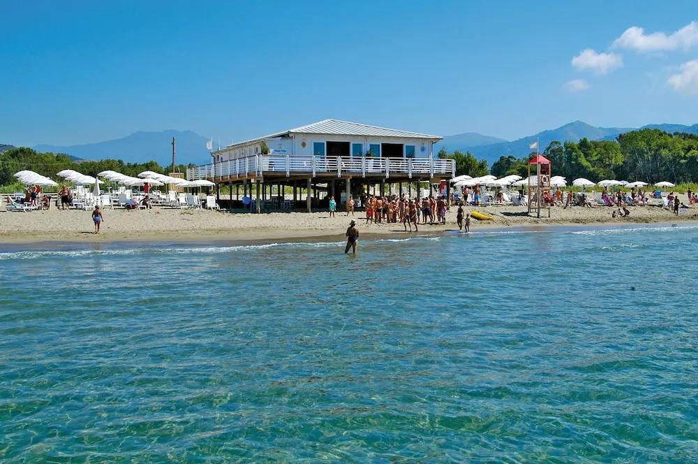 Hera Club Residence