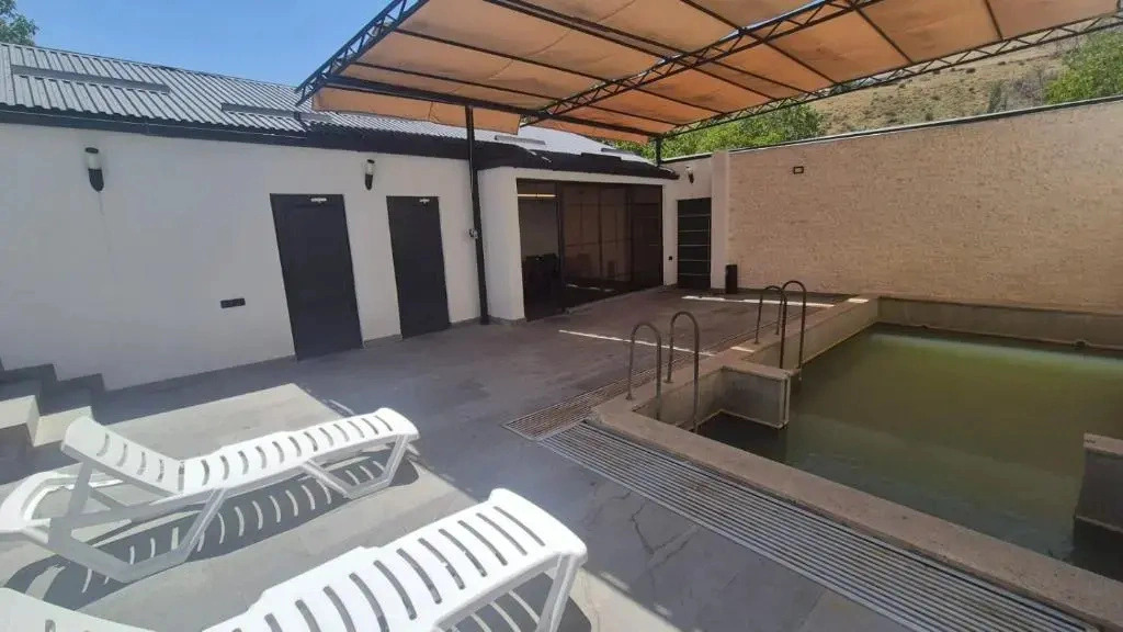 Relax Mineral Hotwater House