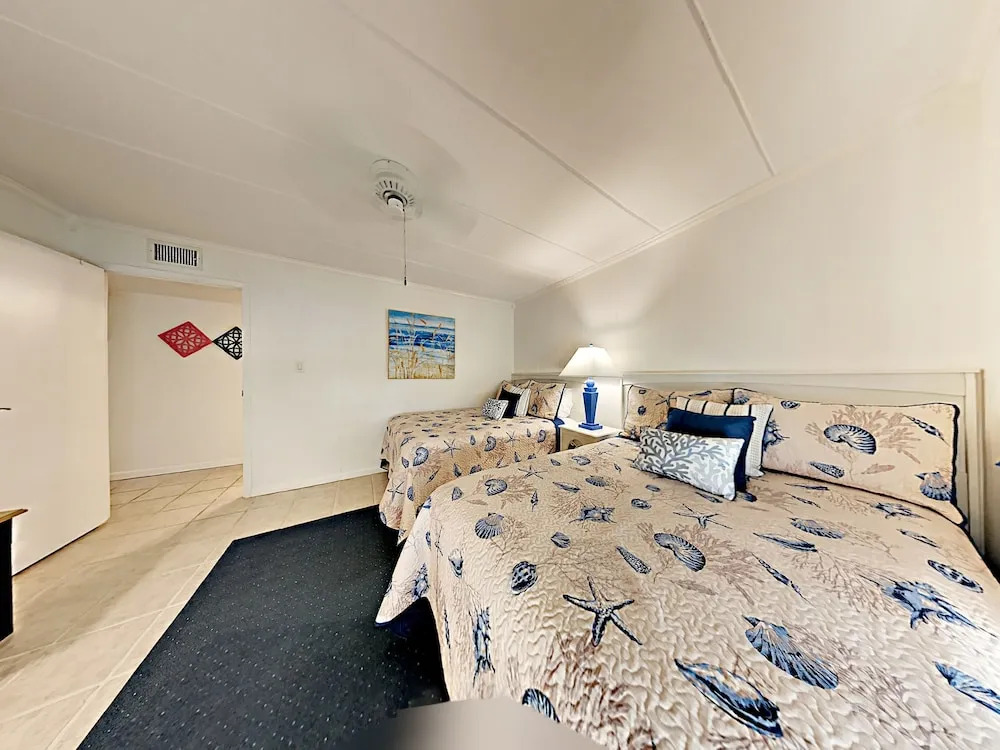 Beachfront Penthouse - Three Bedroom Condo