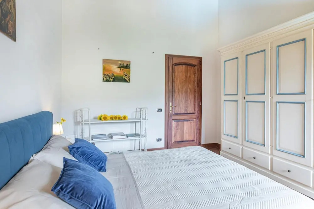 PODERE MONTIONI 6&2, Emma Villas
