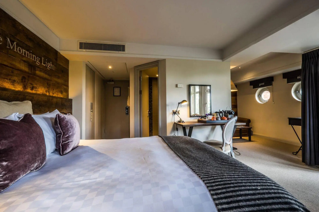 The Alexander Pope Hotel