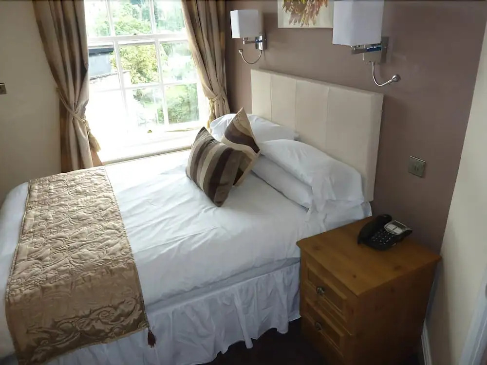 The Queen Hotel