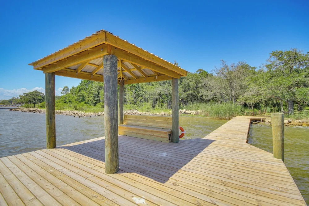 Historic Biloxi Bay Cottage w/ Beautiful View