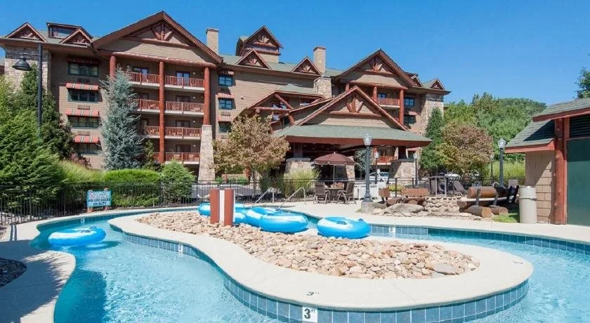 Bearskin Lodge on the River