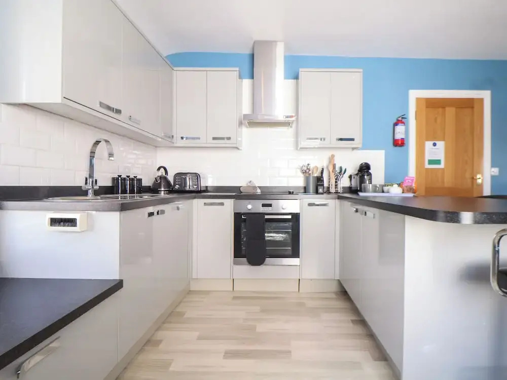 Flat 2 Niles Place