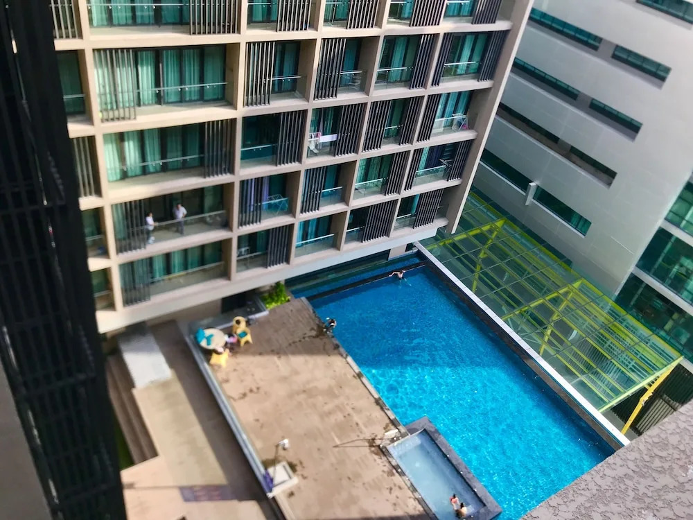 Sunset Seaview Vacation Condos @ R'viera SOHO