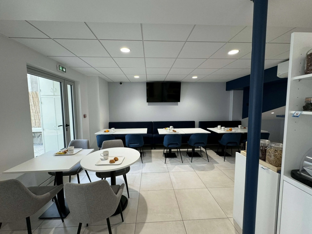 Kyriad Saumur Hyper Centre Hôtel, Appartements, Séminaires et SPA soins Sothys Paris