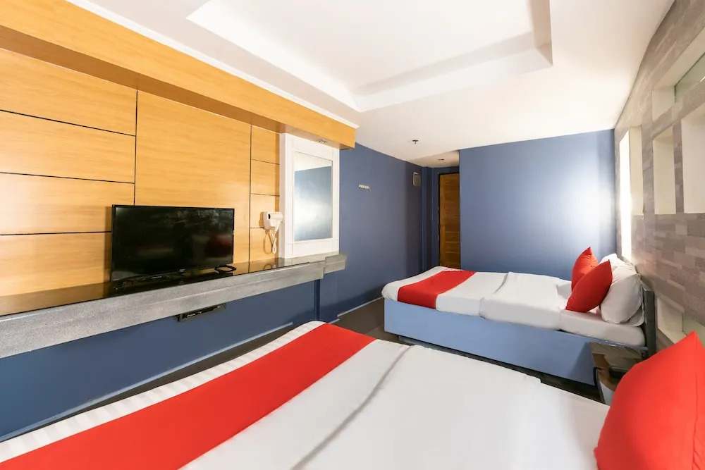 PARADISE HOTEL