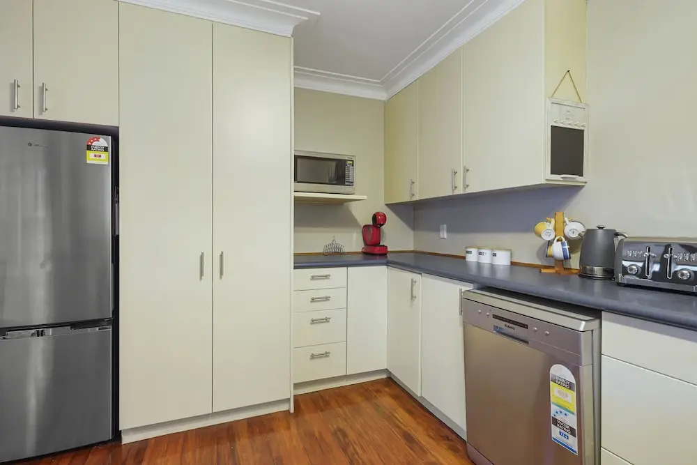 Kohi Family Home- Netflix & Gardens View