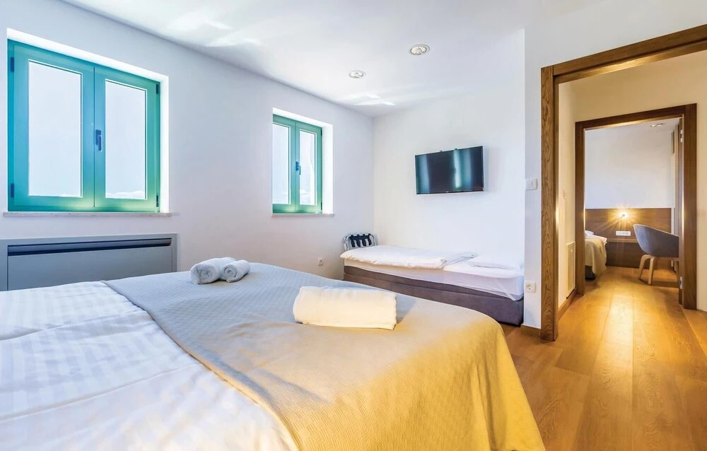 Beautiful Home In Malinska