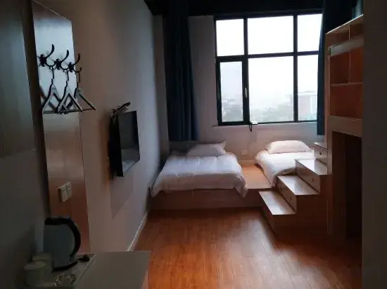 Phoenix Shuicheng Holiday Hotel